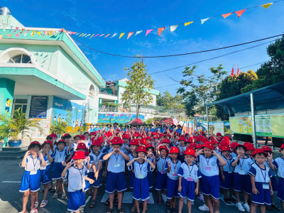 Trải nghiệm tham quan Trường tiểu học Duy Tân của các bé khối Lá