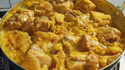 Thịt gà kho sả nghệ