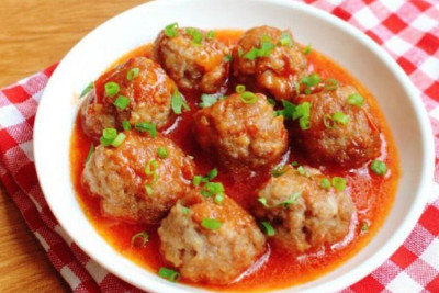 Thịt viên sốt cà chua