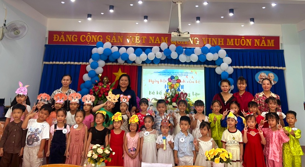 Trường Mầm non Thới Hoà tổ chức Ngày hội đọc sách hưởng ứng ngày Sách và Văn hoá đọc