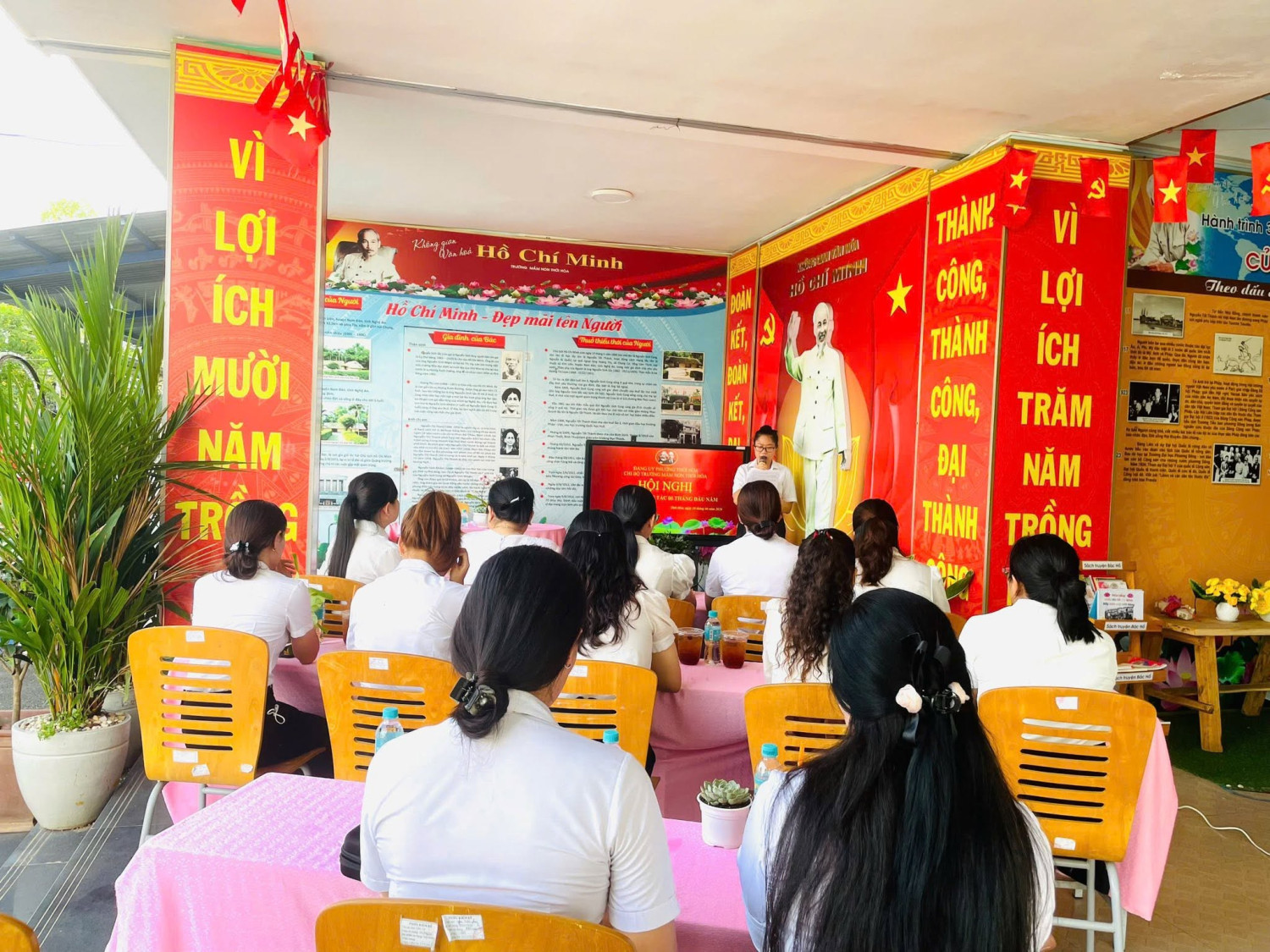 Chi bộ Trường Mầm non Thới Hoà tổ chức Hội nghị Sơ kết 6 tháng đầu năm 2026