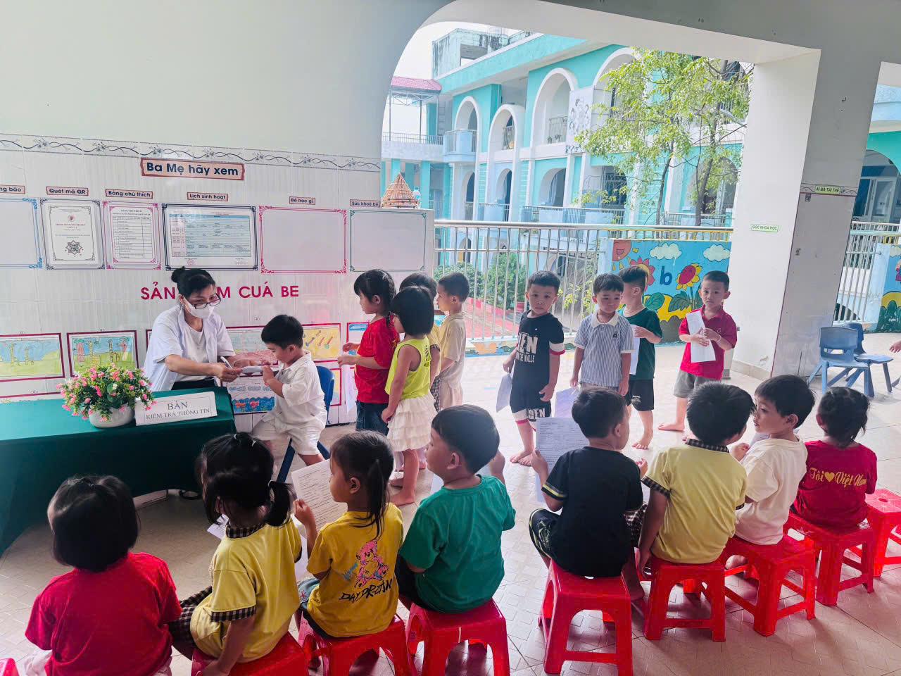 Khám sức khoẻ mở rộng miễn phí cho trẻ tại Trường Mầm non Thới Hoà