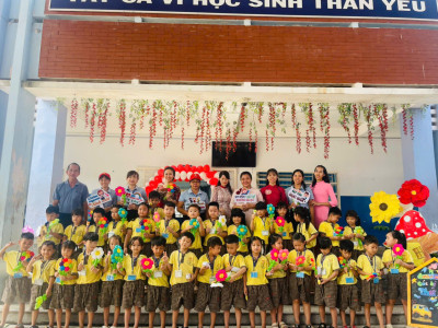 Các bé khối Lá háo hức tham quan Trường Tiểu học Duy Tân